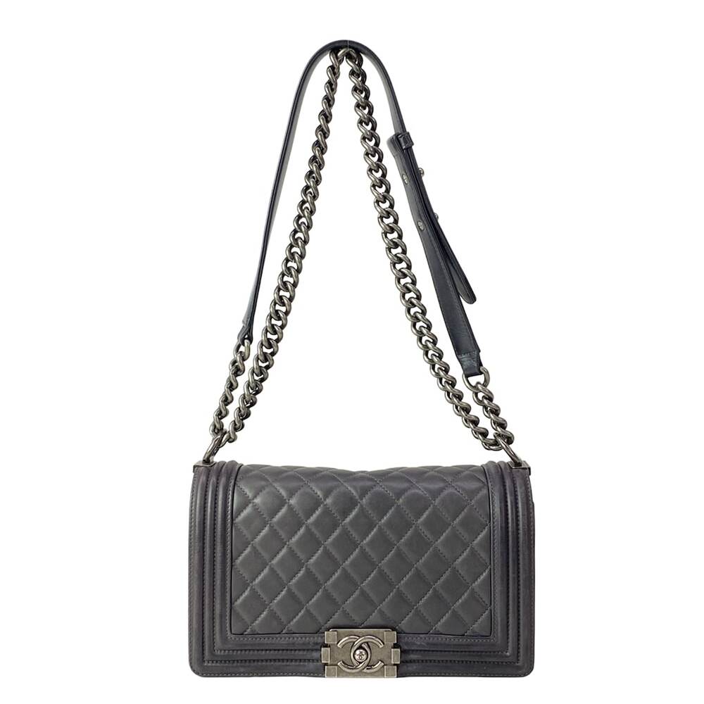 Chanel Boy Chanel / Matelasse Shoulder Bag A67086